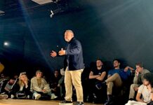 Le théâtre, la jeunesse et le monde vus par Jean Varela