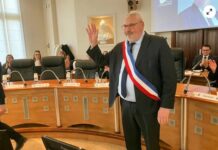 À Carcassonne, le drapeau de l’UE tombe, les euros restent