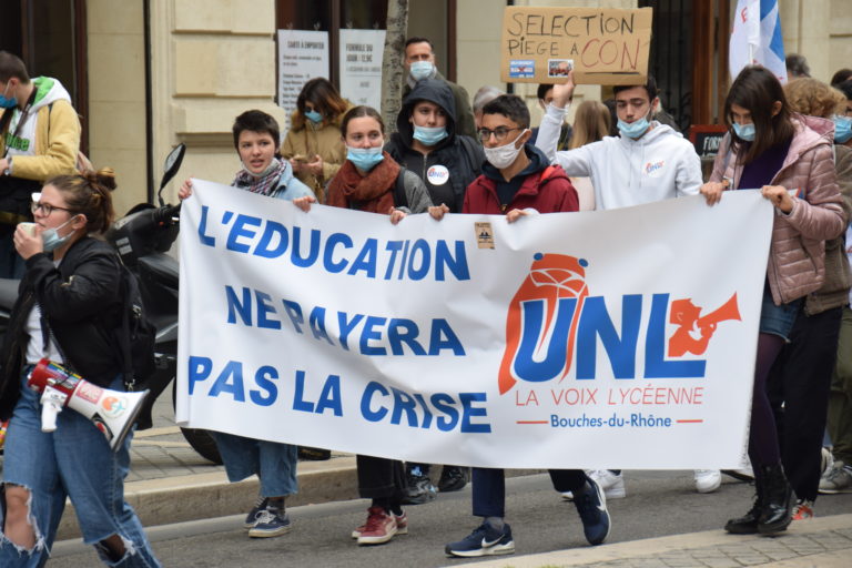 Des jeunes contre la précarité à Marseille