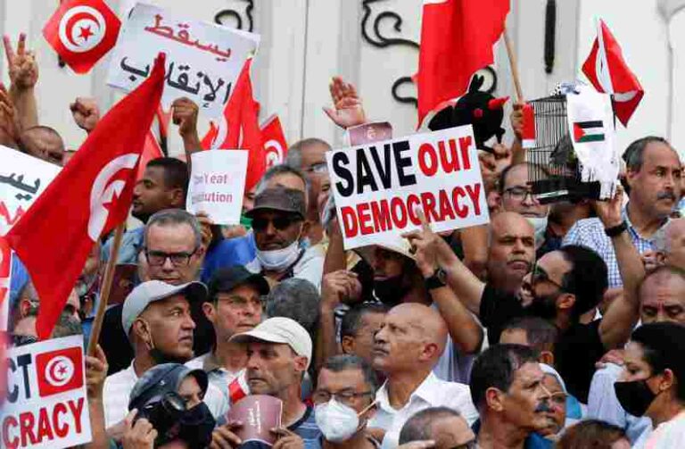 <span style='color:#f9b233;'>Méditerranée :</span></br> Tunisie. Kaïs Saïed amende son projet de nouvelle Constitution
