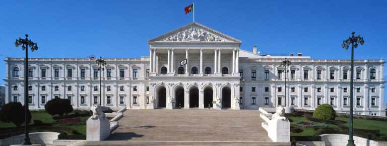 <span style='color:#f9b233;'>UE :</span></br> Au Portugal, le président conservateur dissout le Parlement