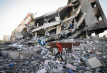 Gaza ville : des ruines fumantes