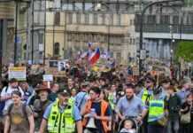 Audiovisuel public, Prague se lève la France dort