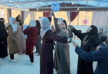 Comment le soutien psychologique protège de la désintégration